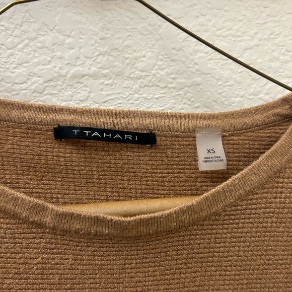 Tahari batwing sweater - Picture 3 of 4